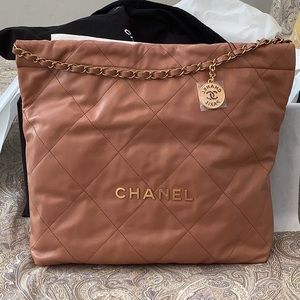AUTHENTIC Chanel 22 Bag/ 22A Caramel